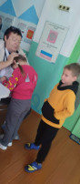 В гости доктор к нам пришел. В гости доктор к нам пришел.